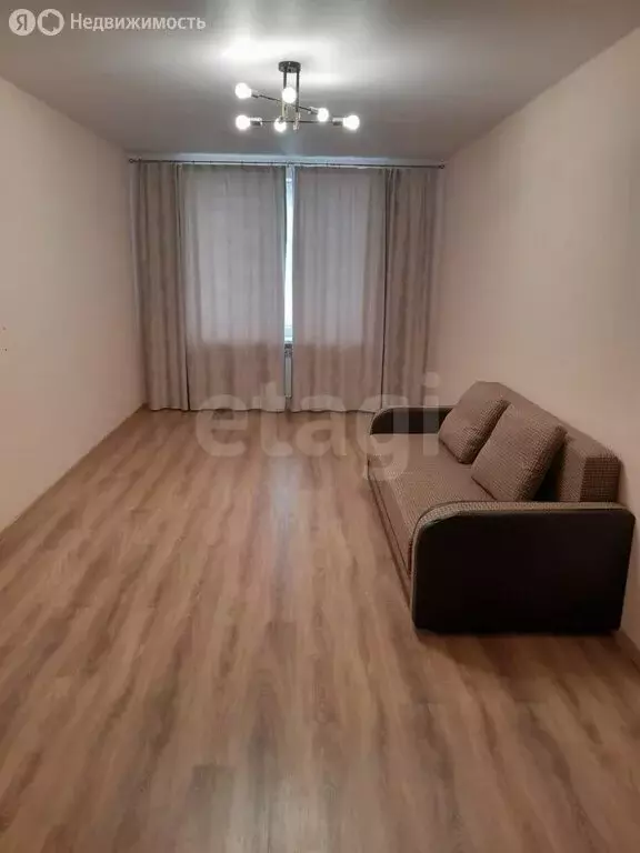 3-комнатная квартира: Владикавказ, улица Курсантов-Кировцев, 33 (86 м) - Фото 1