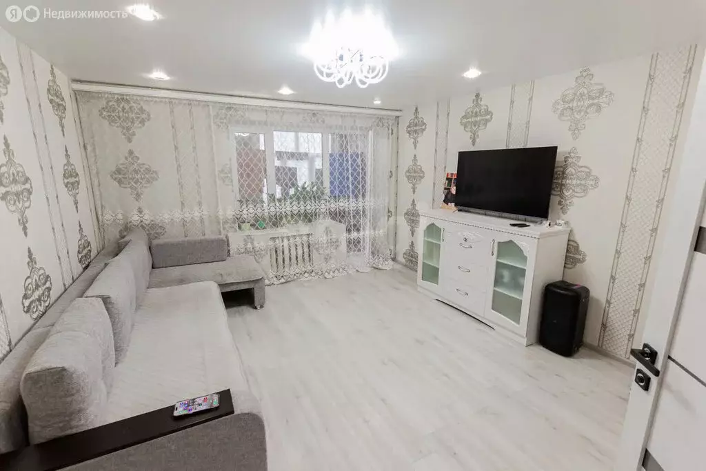 3-комнатная квартира: Ухта, проспект Ленина, 41 (63.8 м) - Фото 1