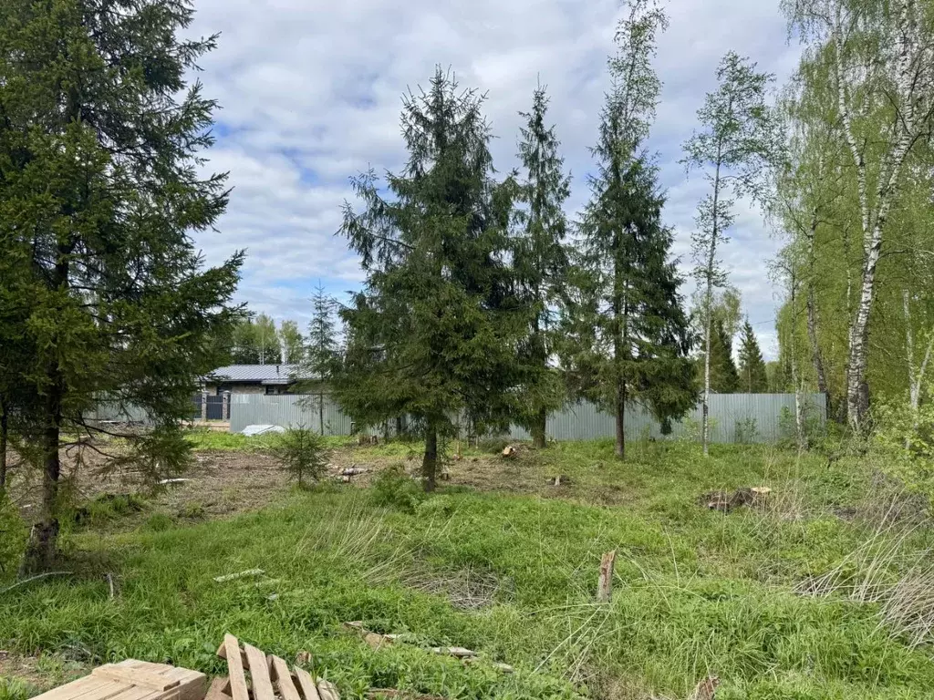 Участок в Московская область, Наро-Фоминский городской округ, д. ... - Фото 1