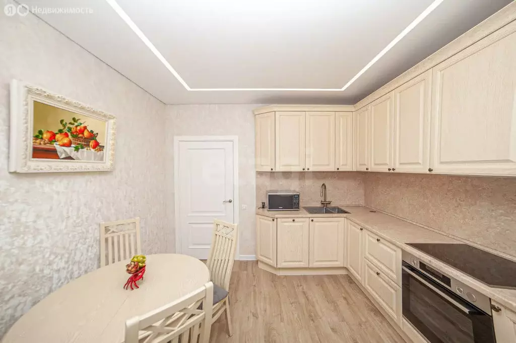 3-комнатная квартира: Севастополь, улица Токарева, 18Г (73.1 м) - Фото 1