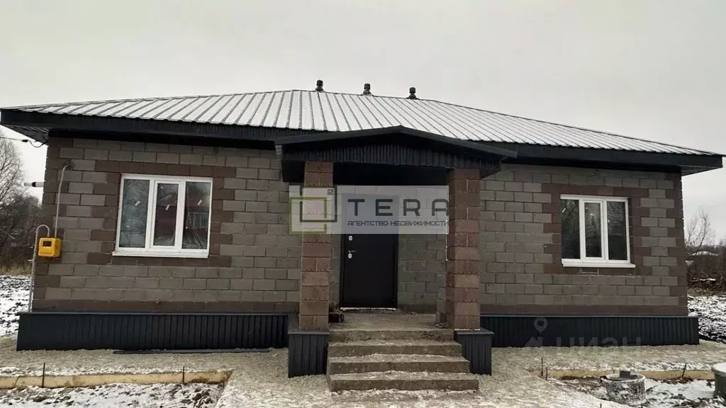 Дом в Башкортостан, Иглинский сельсовет, с. Иглино ул. Ленина, 80 (95 ... - Фото 1