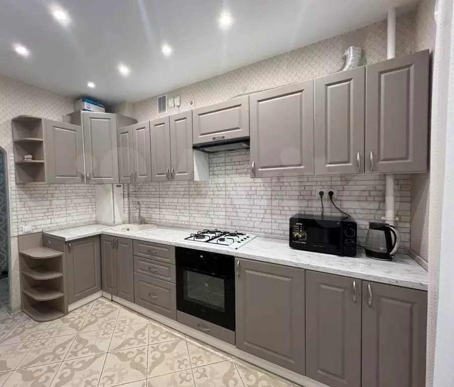 2-к. квартира, 60 м, 2/9 эт. - Фото 0
