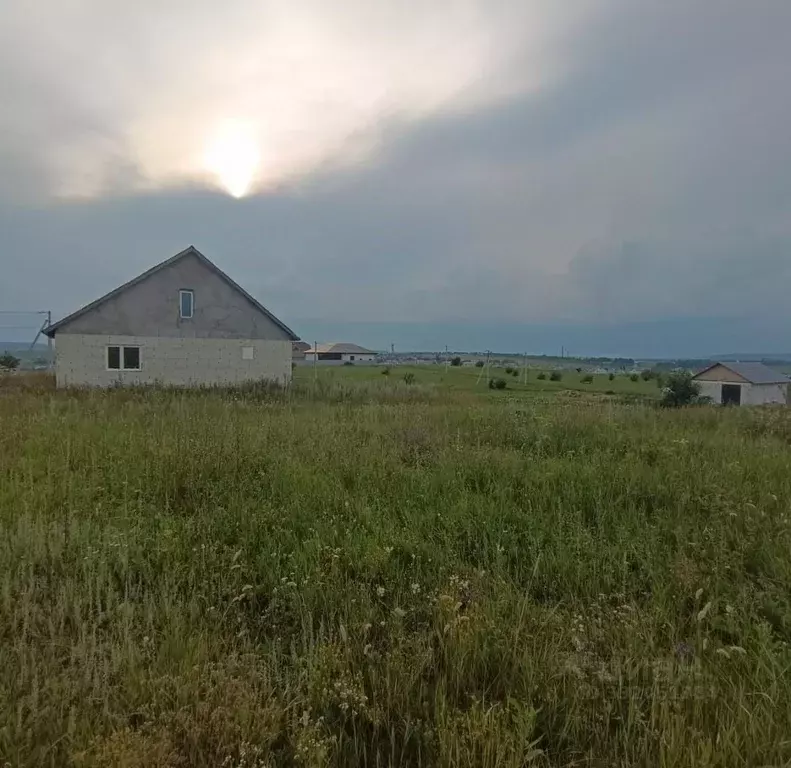 Дом в Башкортостан, Туймазинский район, Гафуровский сельсовет, с. ... - Фото 1