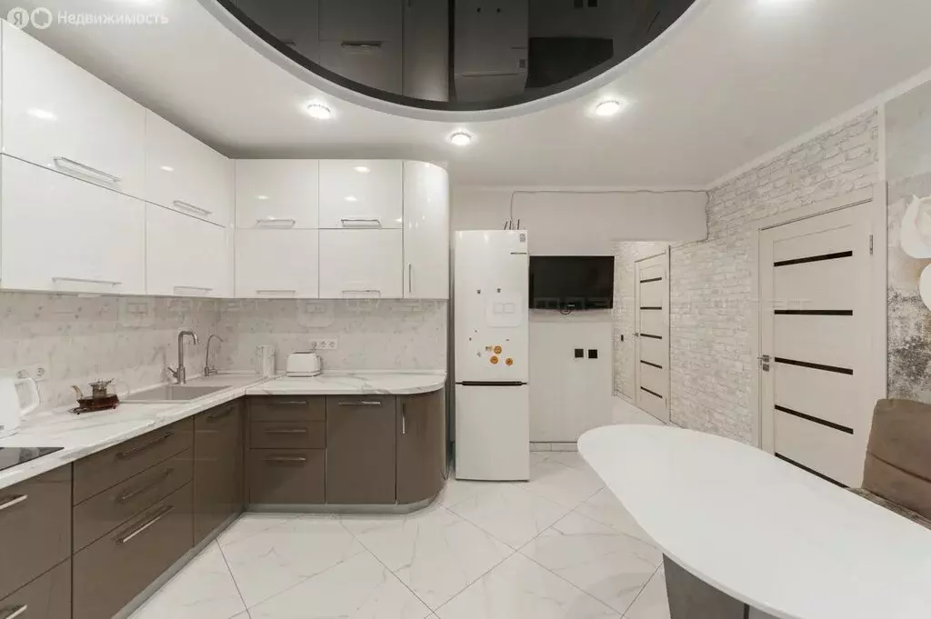 2-комнатная квартира: Казань, проспект Победы, 139Ак2 (62.2 м) - Фото 1