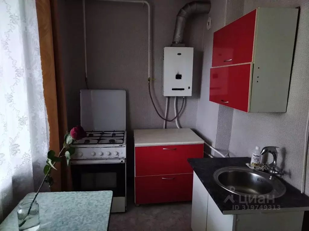 1-к кв. Саратовская область, Саратов Миллеровская ул., 50 (30.0 м) - Фото 0