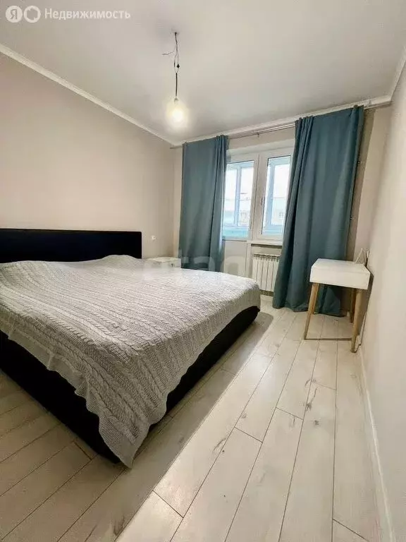 3-комнатная квартира: Белгород, улица 5 Августа, 13В (70 м) - Фото 1