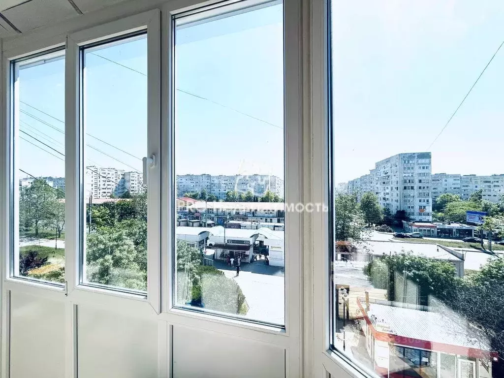 2-к кв. Севастополь просп. Октябрьской Революции, 43 (58.0 м) - Фото 2