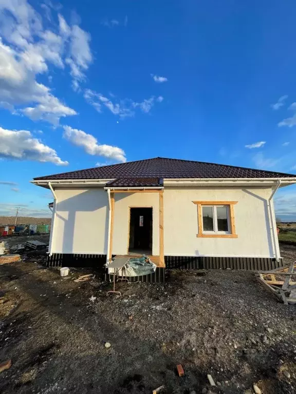 Дом в Красноярский край, Емельяново городское поселение, Емельяново ... - Фото 0