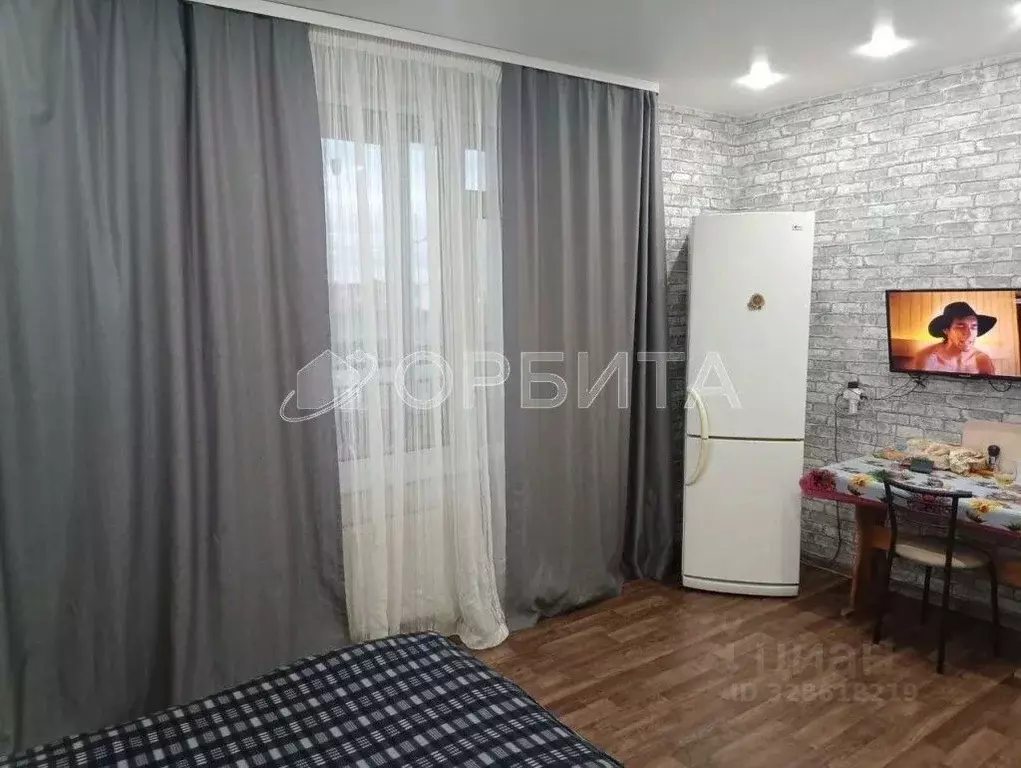 Студия Тюменская область, Тюмень ул. Александра Протозанова, 4 (25.1 ... - Фото 1