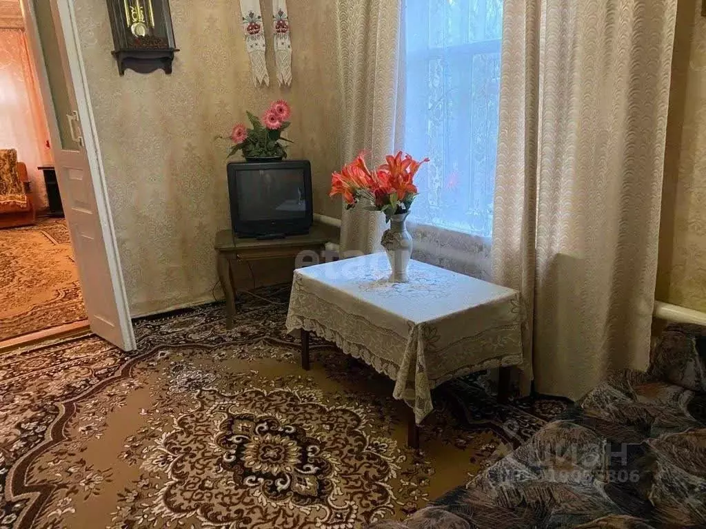 Дом в Саратовская область, Балашовский район, с. Лесное ул. Ленина, 70 ... - Фото 0