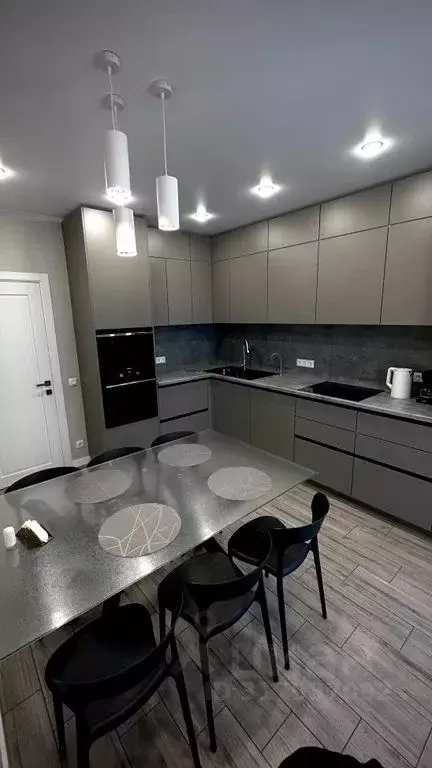3-к кв. Татарстан, Казань ул. Рашида Нежметдинова, 11к2 (77.0 м) - Фото 0