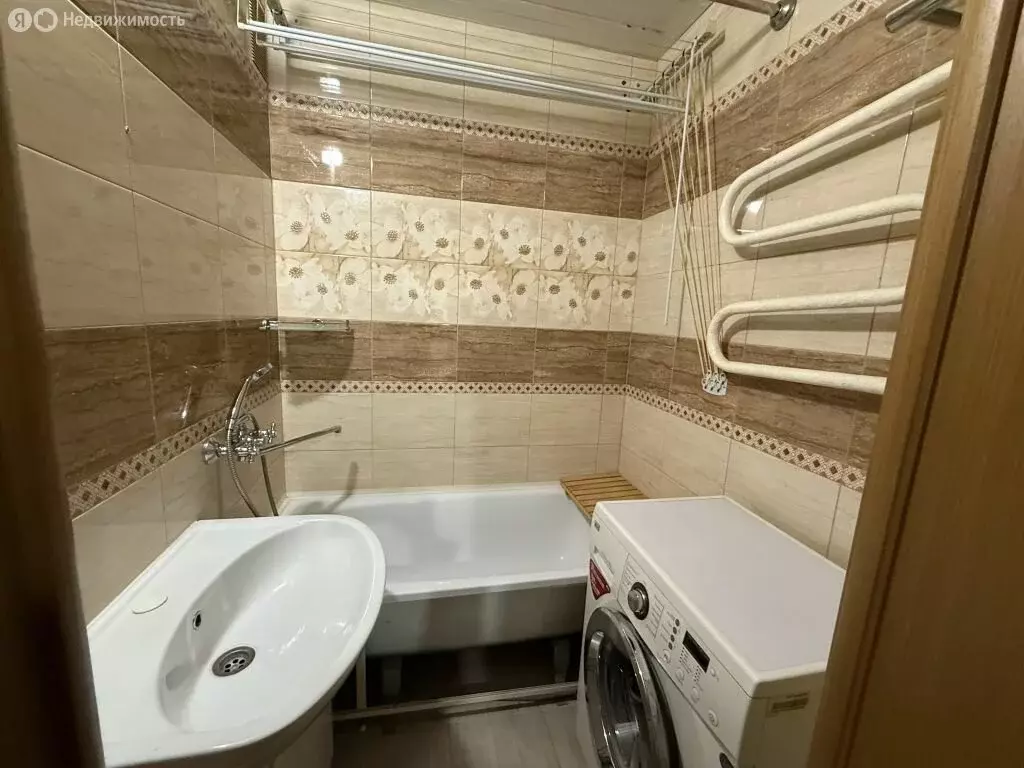 2-комнатная квартира: Нижний Новгород, улица Политбойцов, 10 (43.3 м) - Фото 1