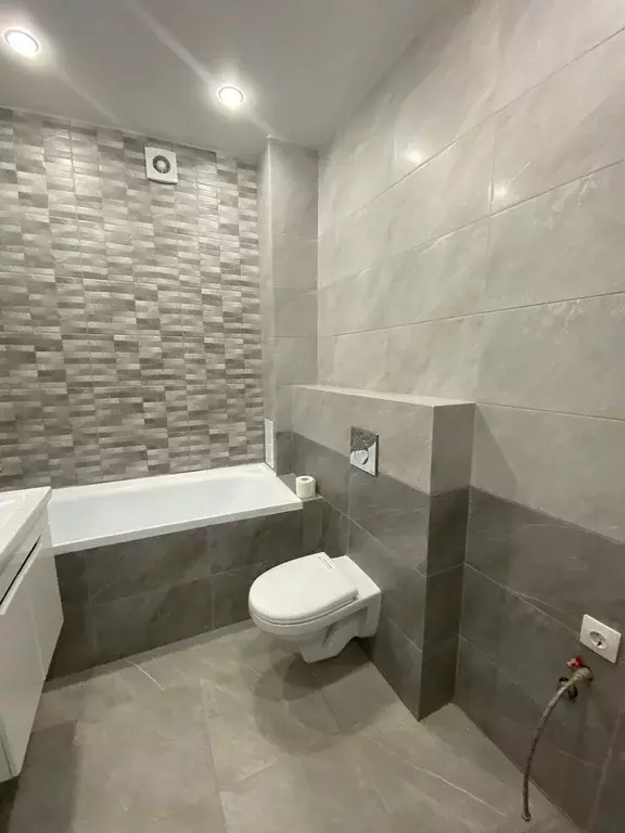 Продаётся 2-к квартира, 56.95 м - Фото 1