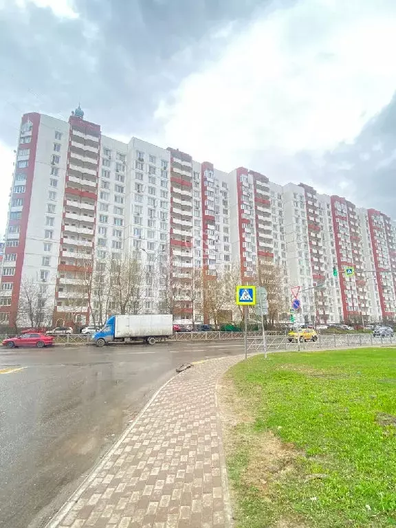 Продается 3-комнатная квартира - Фото 1