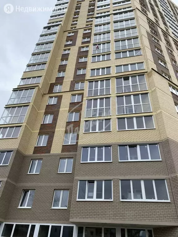 2-комнатная квартира: Калуга, улица Белинского, 2а (58 м) - Фото 0