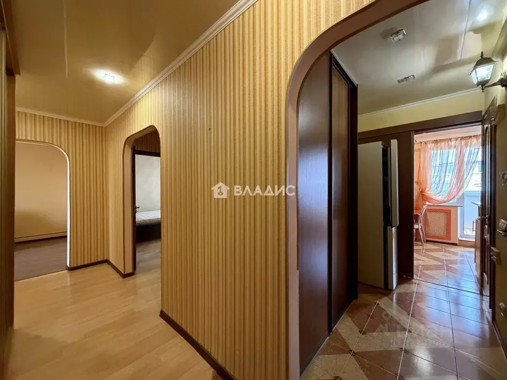 3-к кв. Белгородская область, Белгород ул. Есенина, 48 (71.5 м) - Фото 1