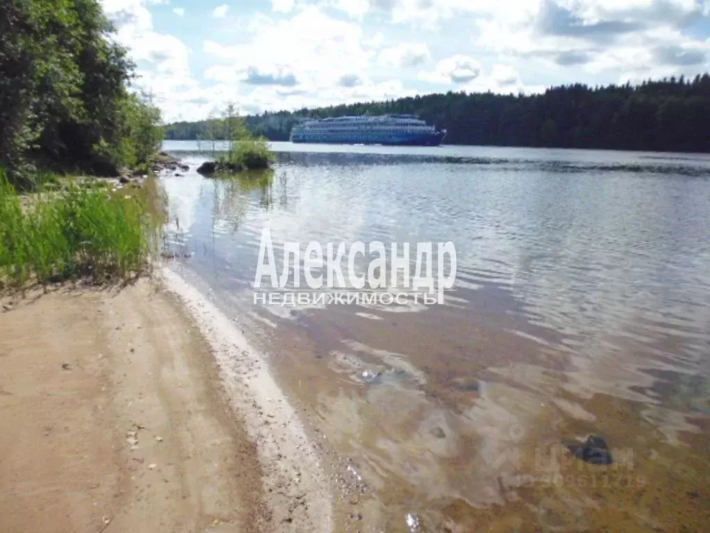 Дом в Ленинградская область, Подпорожский район, Важинское городское ... - Фото 1