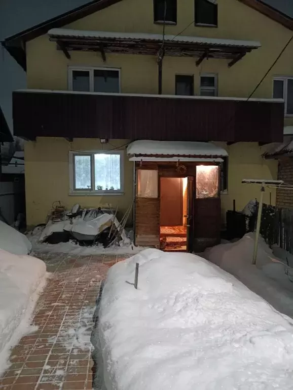 Дом в Саратовская область, Саратов Плодоягодная ул. (168 м) - Фото 1