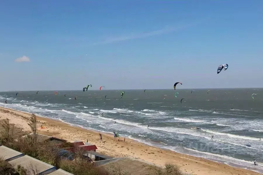 Участок в Крым, Ленинский район, Семисотское с/пос, с. Каменское  (6.0 ... - Фото 0