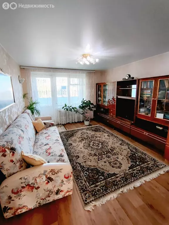 3-комнатная квартира: Киров, улица Правды, 6 (56.6 м) - Фото 1