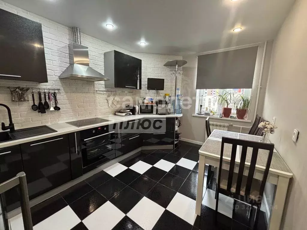 2-к кв. Свердловская область, Ревда ул. Максима Горького, 62к1 (60.2 ... - Фото 2