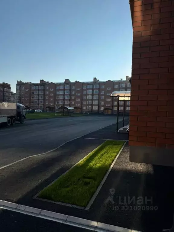 2-к кв. Северная Осетия, Владикавказ ул. Хадарцева, 39 (73.0 м) - Фото 1