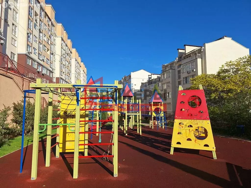 3-комнатная квартира: Севастополь, улица Вакуленчука, 28 (81.9 м) - Фото 1