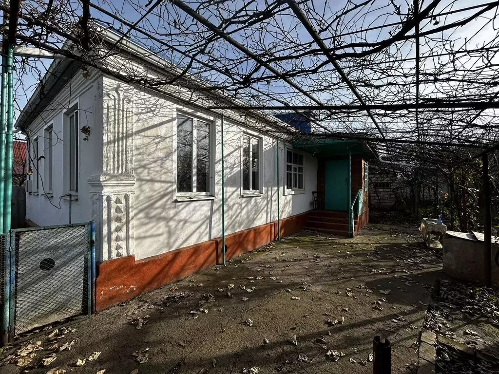 Дом в Краснодарский край, Лабинск ул. Крылова, 10 (62 м) - Фото 1