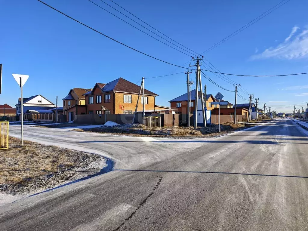 Дом в Тюменская область, Тюмень ул. Алексея Первухина (325 м) - Фото 1