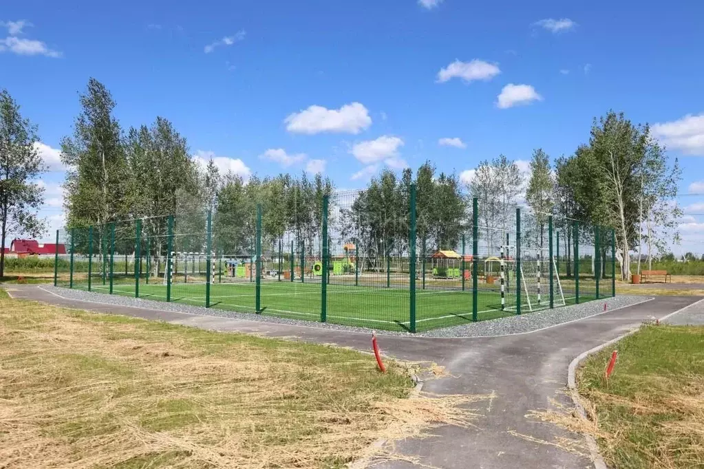 Участок в Тюменская область, Тюменский муниципальный округ, с. Чикча  ... - Фото 1