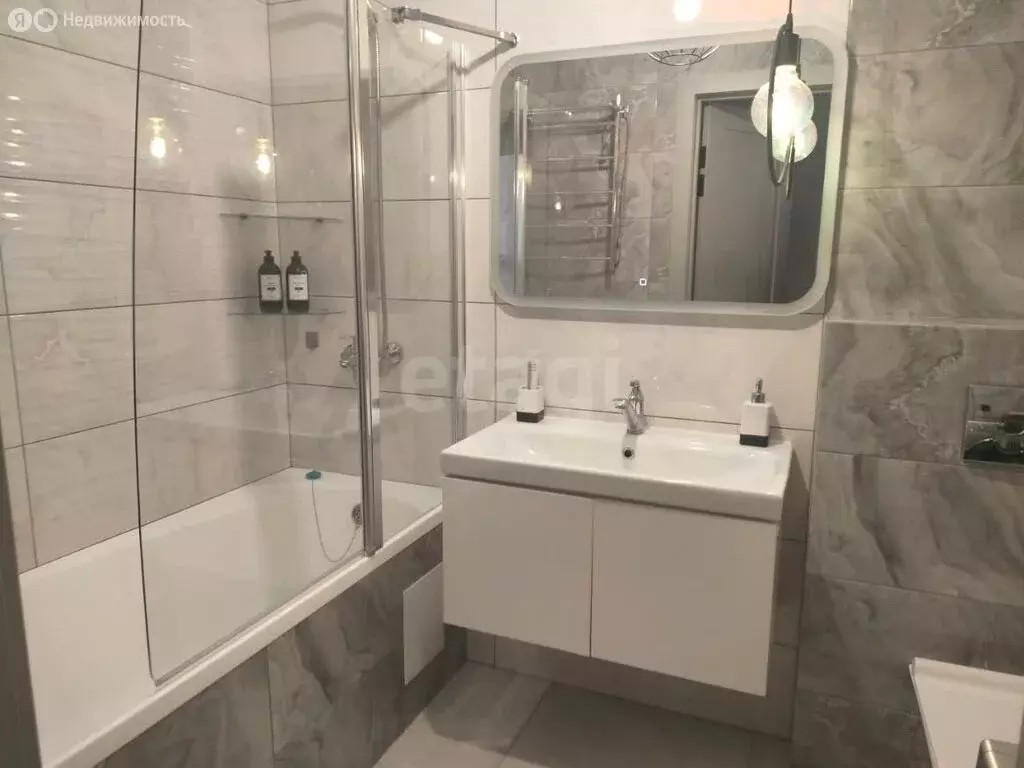 1-комнатная квартира: Мирное, улица Крымской Весны, 5к4 (38 м) - Фото 1