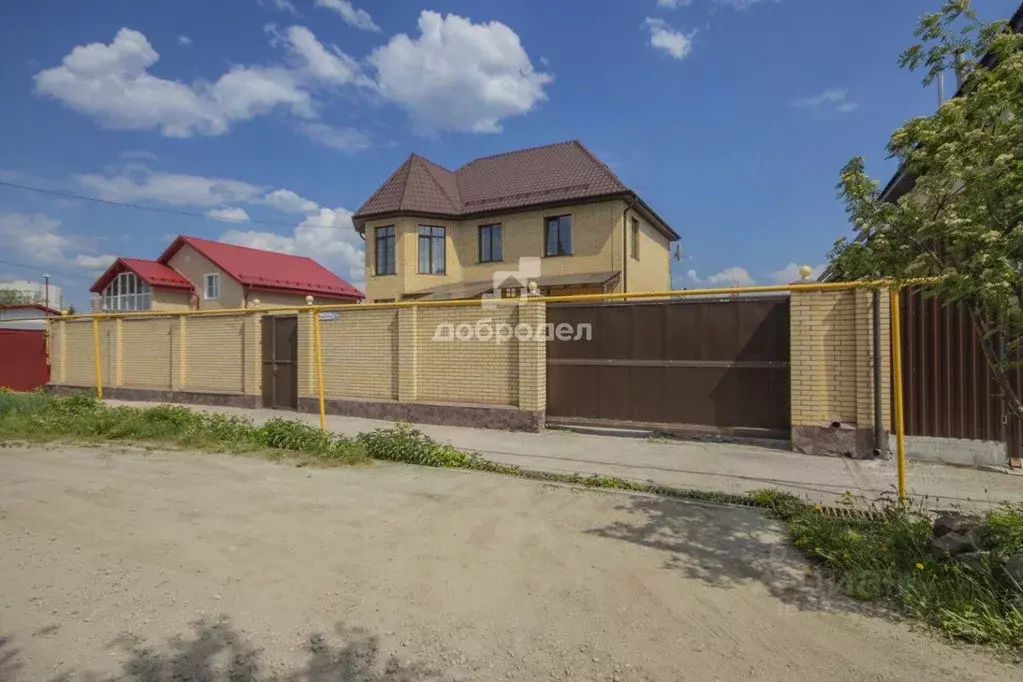 Дом в Свердловская область, Березовский Февральская ул., 69 (193 м) - Фото 1