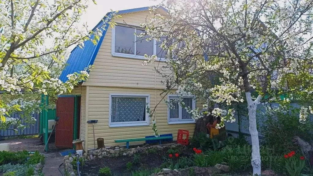 Дом в Саратовская область, Балаковский район, Быково-Отрогское ... - Фото 1