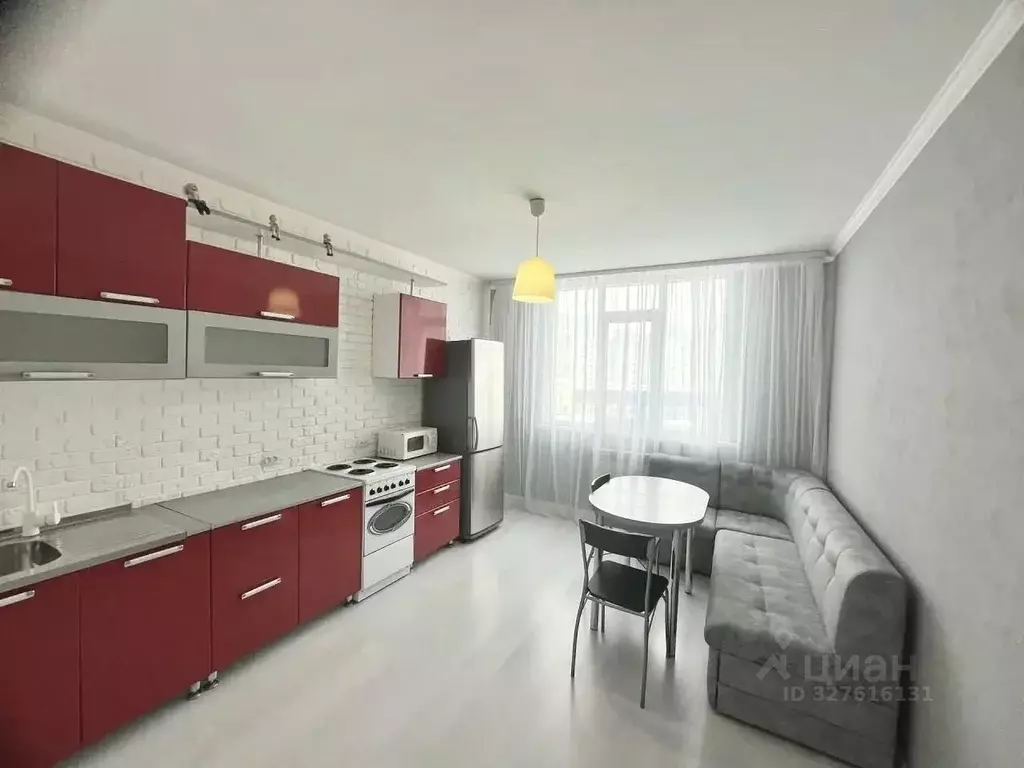 1-к кв. Оренбургская область, Оренбург Салмышская ул., 74 (46.6 м) - Фото 1