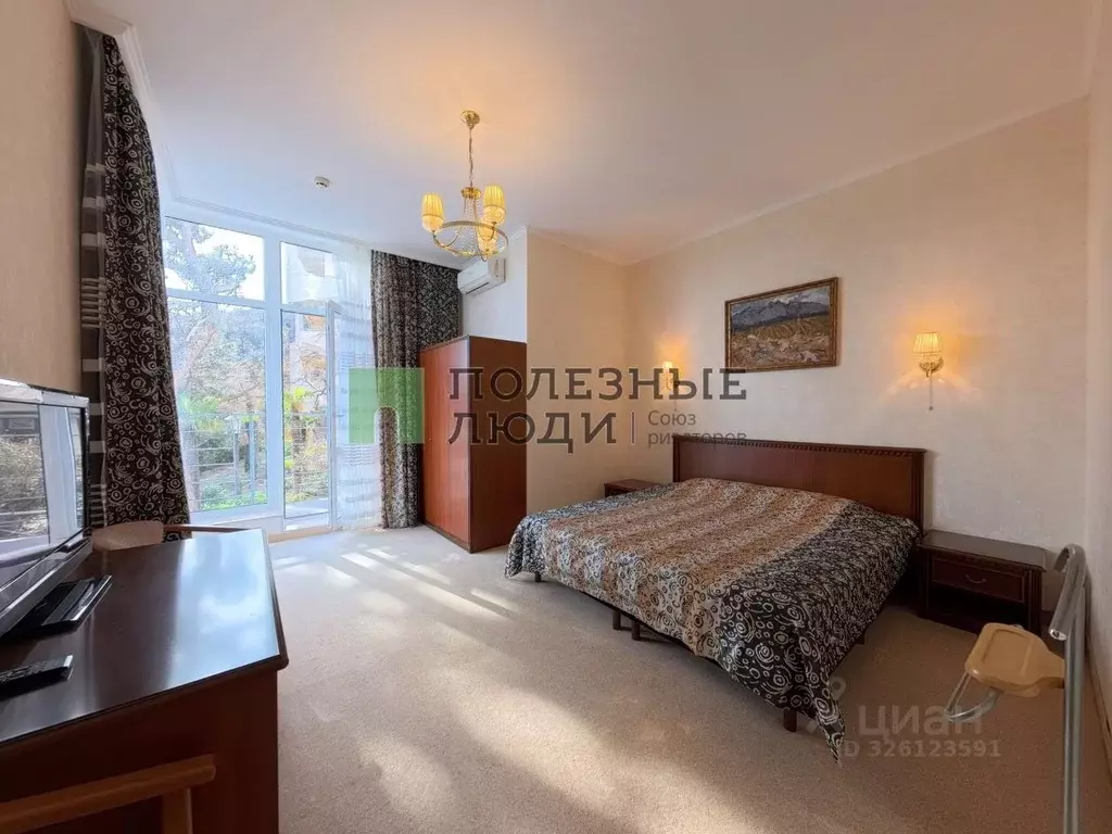 5-к кв. Крым, Ялта муниципальный округ, Курпаты пгт ш. Алупкинское, ... - Фото 1