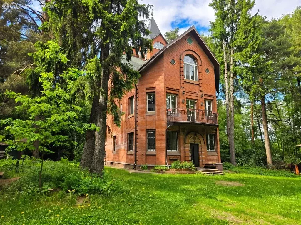 Дом в посёлок городского типа Быково, Коллективная улица (333 м) - Фото 1