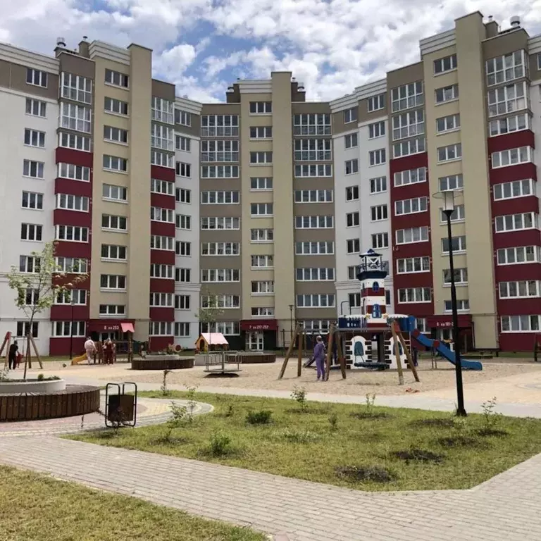 3-к кв. Калининградская область, Калининград ул. Беловежская, 7 (81.56 ... - Фото 0