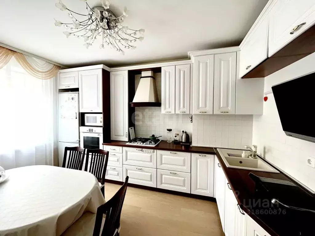 3-к кв. Башкортостан, Уфа ул. Академика Королева, 4 (82.0 м) - Фото 0