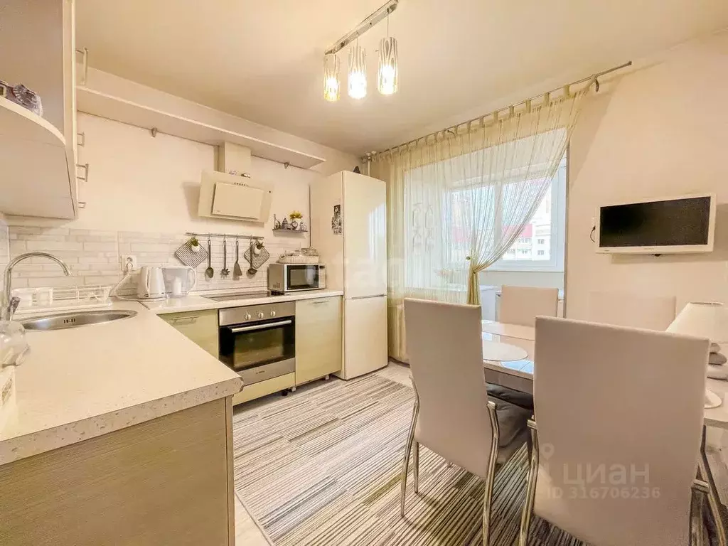 3-к кв. Забайкальский край, Чита Октябрьский мкр, 11 (58.5 м) - Фото 0