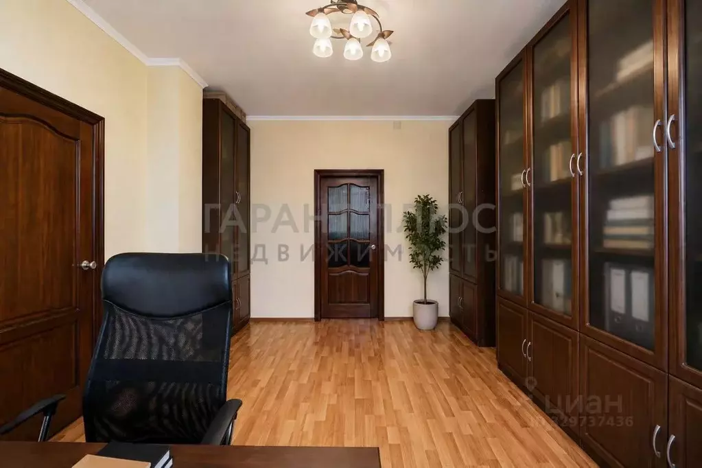 4-к кв. Липецкая область, Липецк Угловая ул., 15 (136.4 м) - Фото 1