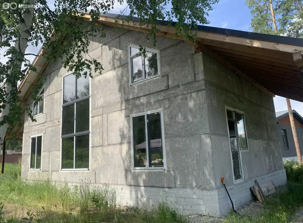 Дом в Арамильский городской округ, посёлок Арамиль, улица Парк Сказов, ... - Фото 0