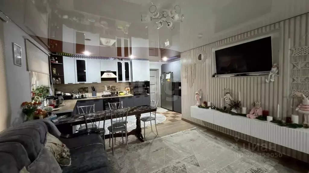 Дом в Крым, Первомайский район, Войковское с/пос, с. Войково ул. ... - Фото 2