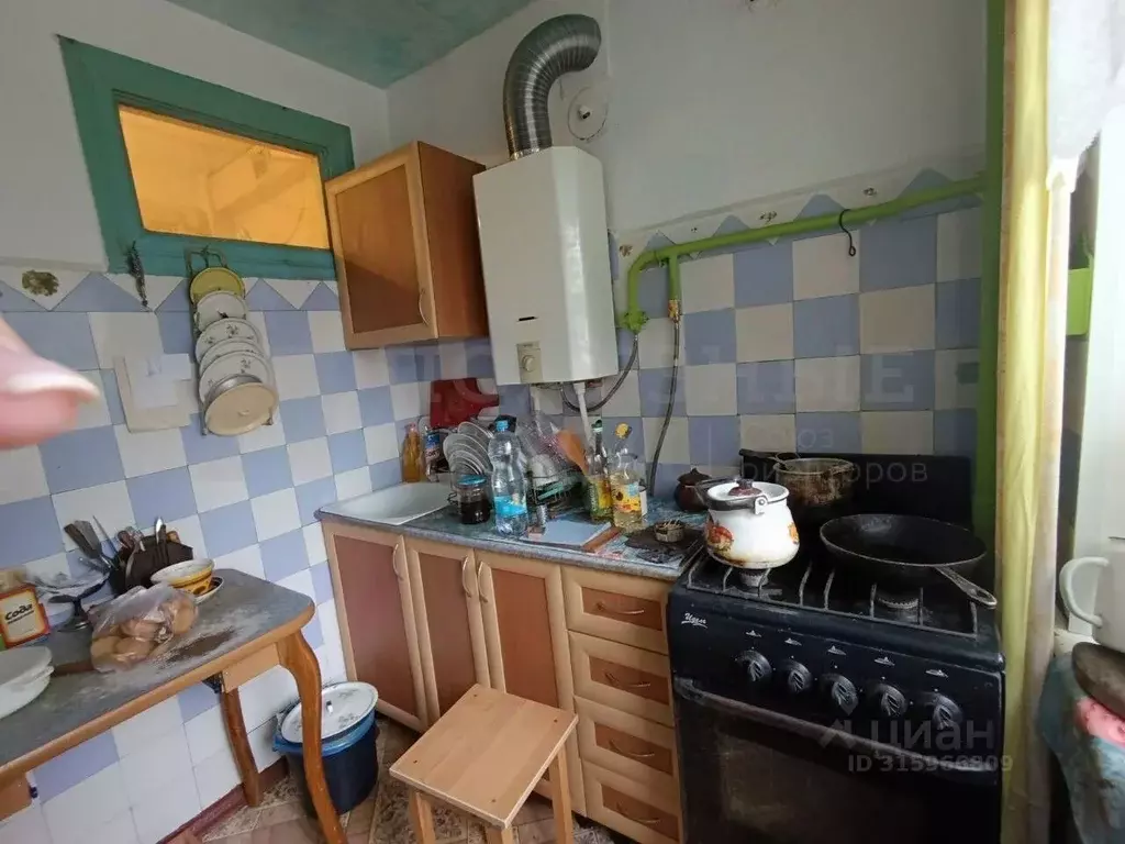 3-к кв. Новгородская область, Боровичи Пушкинская ул., 5 (56.7 м) - Фото 0