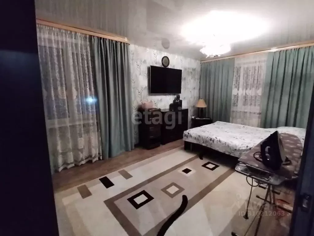 3-к кв. Кемеровская область, Кемерово Пионерский бул., 4Б (61.7 м) - Фото 0