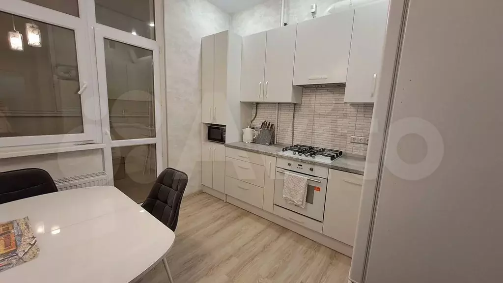 1-к. квартира, 40 м, 8/10 эт. - Фото 0