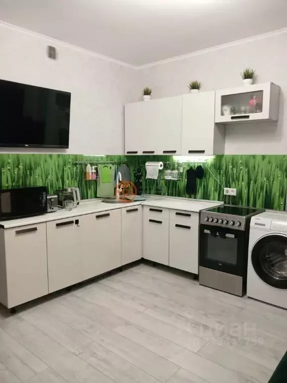 2-к кв. Тюменская область, Тюмень ул. 50 лет ВЛКСМ, 13к1 (80.0 м) - Фото 1