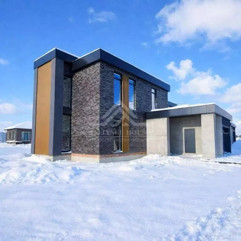 Дом в Татарстан, Казань ул. Манзара, 70 (235 м) - Фото 1