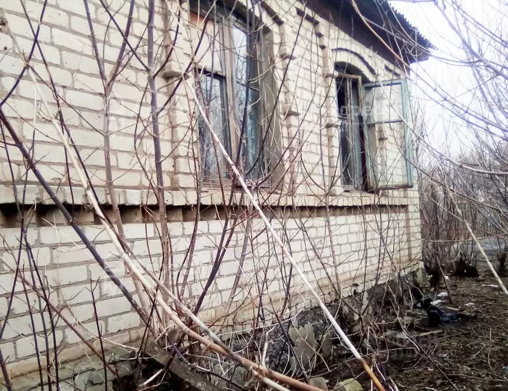 Дом в Волгоградская область, Суровикинский район, Ближнеосиновский ... - Фото 1