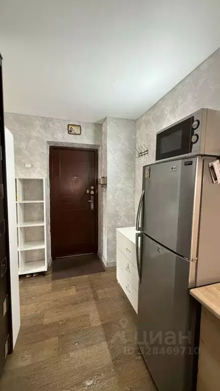 Комната Свердловская область, Екатеринбург ул. Гурзуфская, 18 (17.4 м) - Фото 2