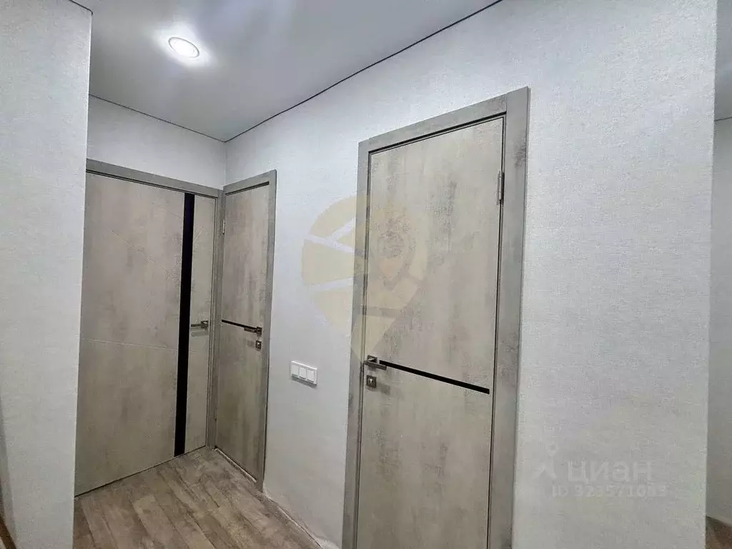 1-к кв. Белгородская область, Старый Оскол Макаренко мкр, 19 (39.8 м) - Фото 1